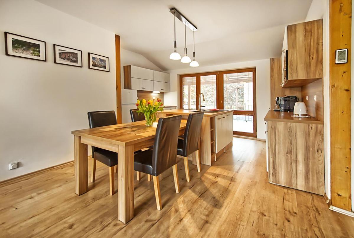 Nice Accommodation In Микулов Экстерьер фото