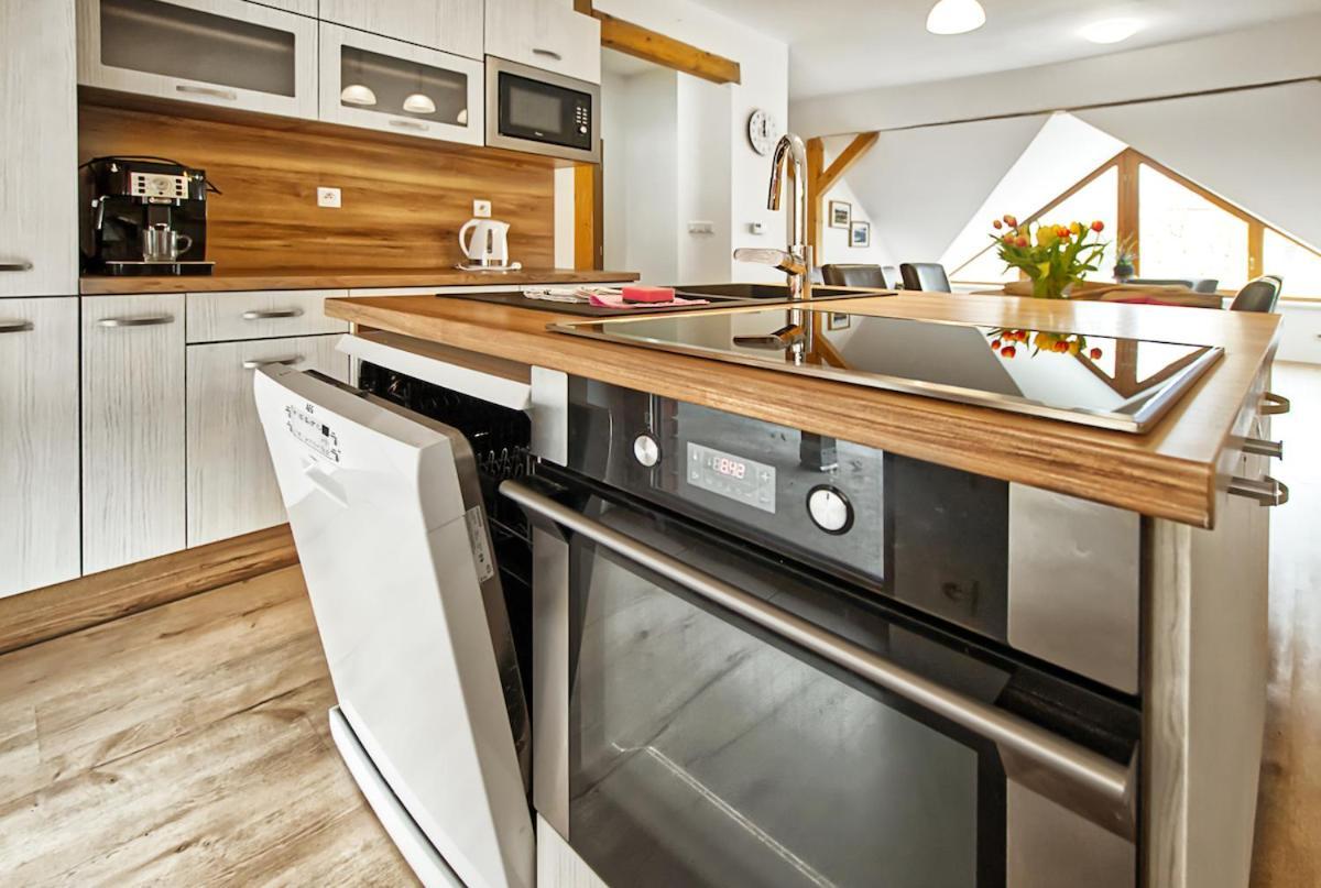 Nice Accommodation In Микулов Экстерьер фото