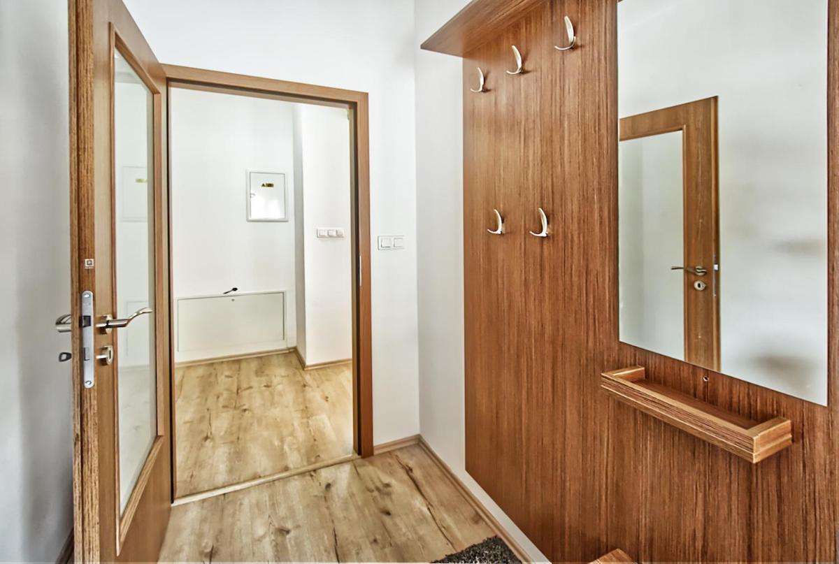 Nice Accommodation In Микулов Экстерьер фото