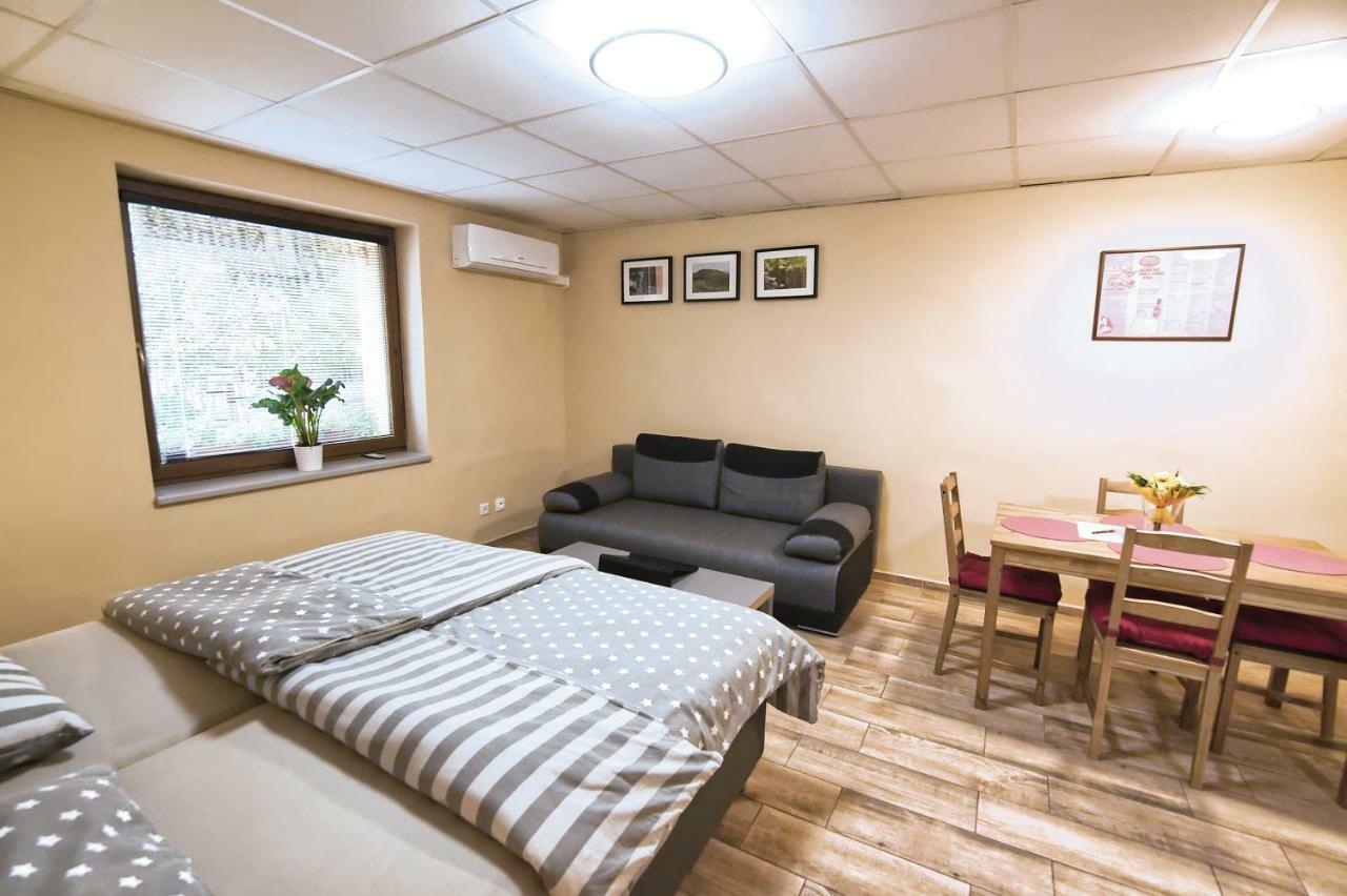Nice Accommodation In Микулов Экстерьер фото