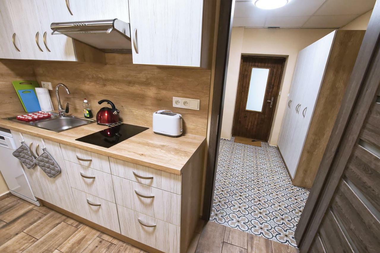 Nice Accommodation In Микулов Экстерьер фото